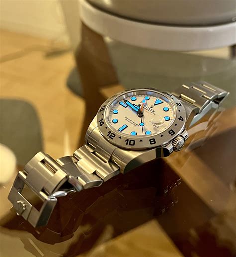 rolex blue lumed